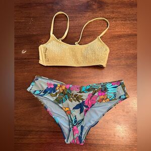 Size medium bikini ruched bottoms
